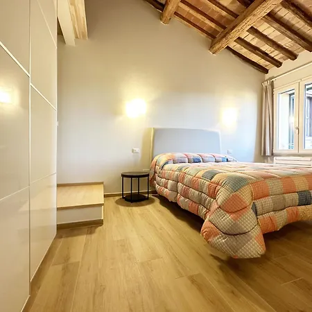 Casa Stefi Belfioreguesthouses * Pontedera